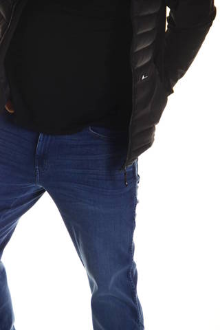Wrangler Larston Black Knight Slim Tapered Jeans 32 X 34 Slim W32 L34