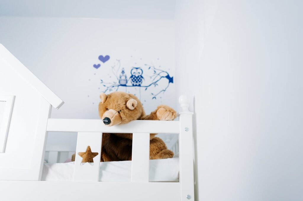drewniany mebel z zabawką woodforkids.pl